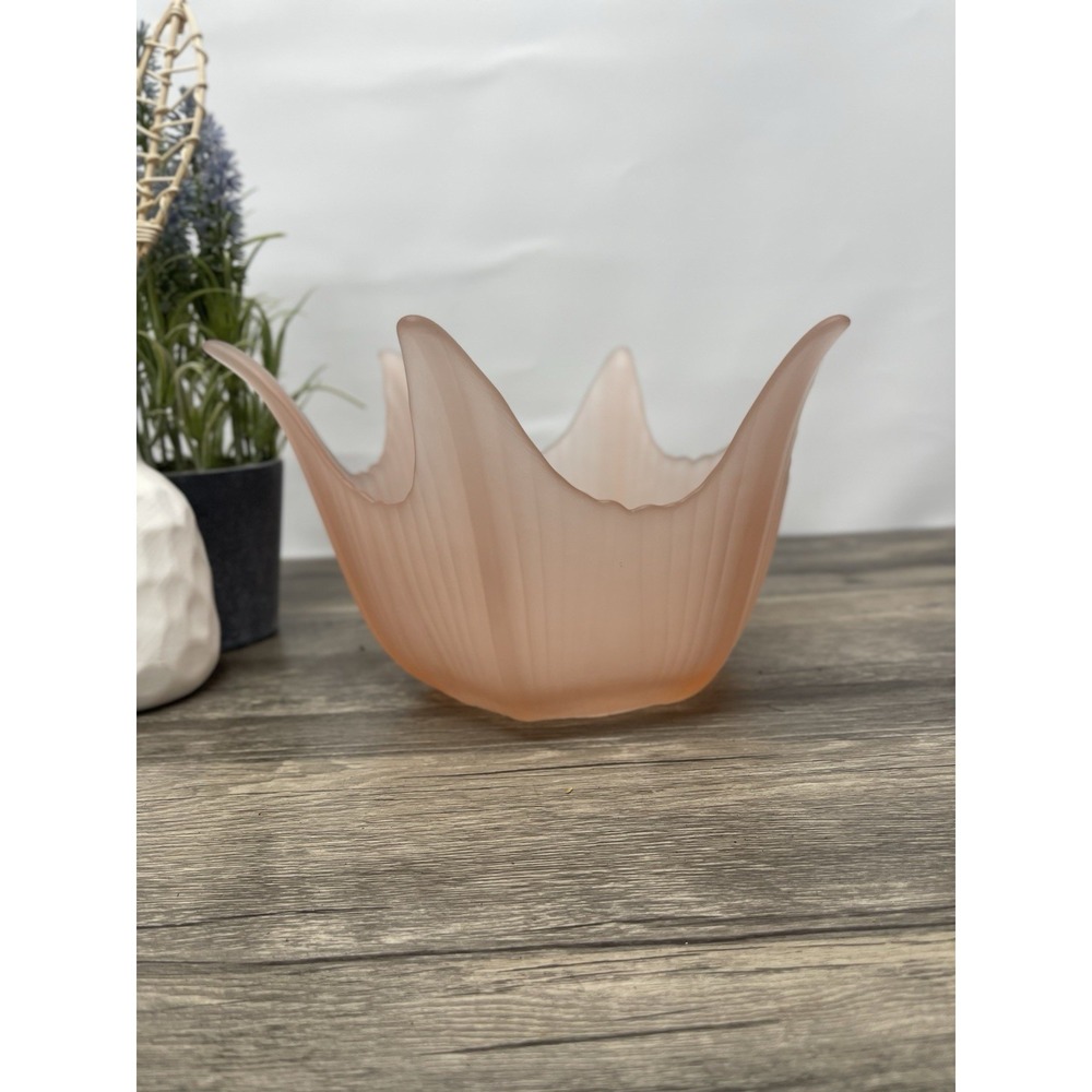 Vintage Viking Satin Pink Lotus Bowl Frosted‎ Glass Ruffled Petal Mid-Century